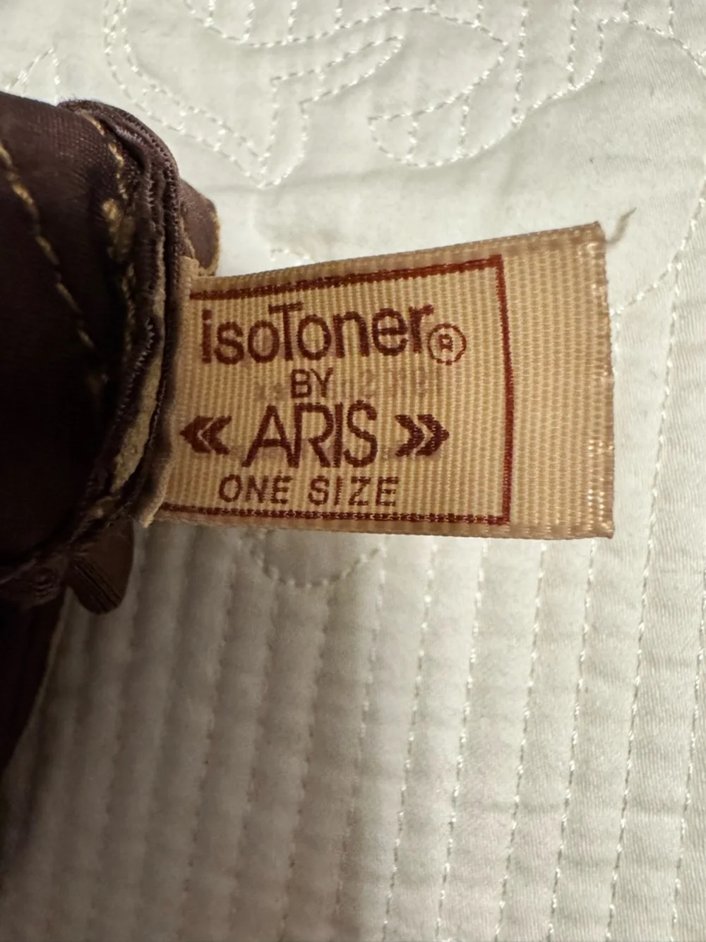 Classic Isotoner Brown Gloves with Tan Chevron Leather Accents - Picture 2 of 6
